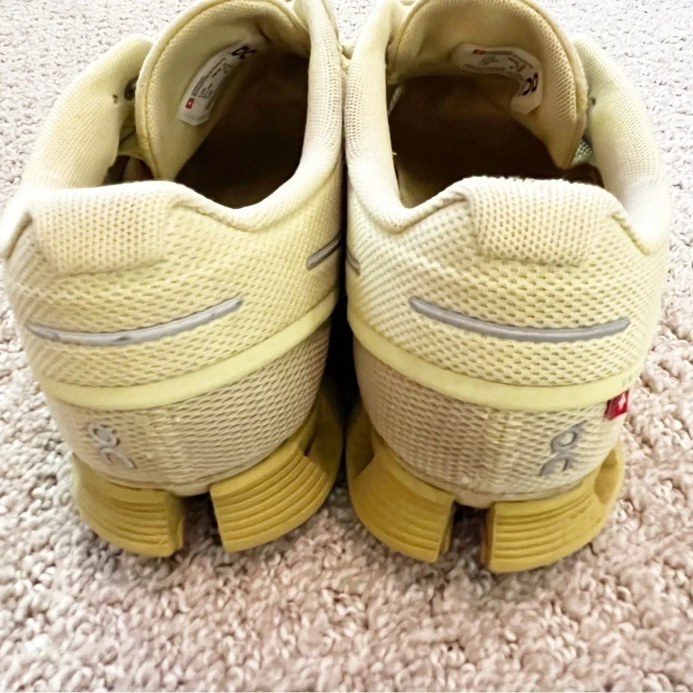 ON Cloud 5 Running Women Mesh Sneakers Sz 8.5 Green Swiss Molded Heel Comfort